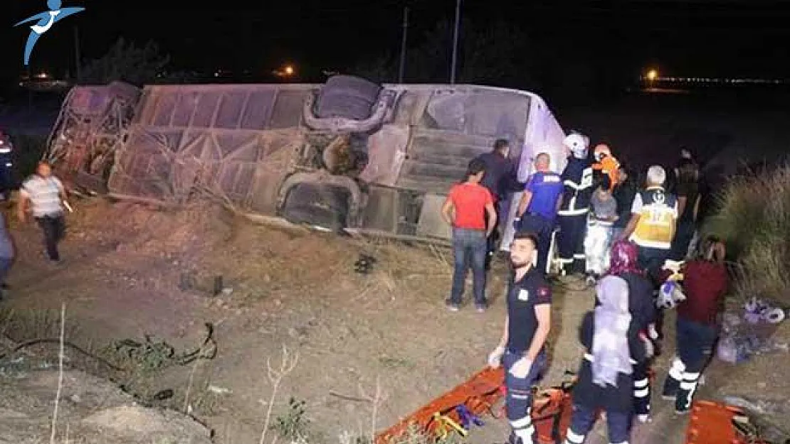 Korkunç Kaza! Otobüs Şarampole Devrildi 6 Ölü 40'dan Fazla Yaralı Var