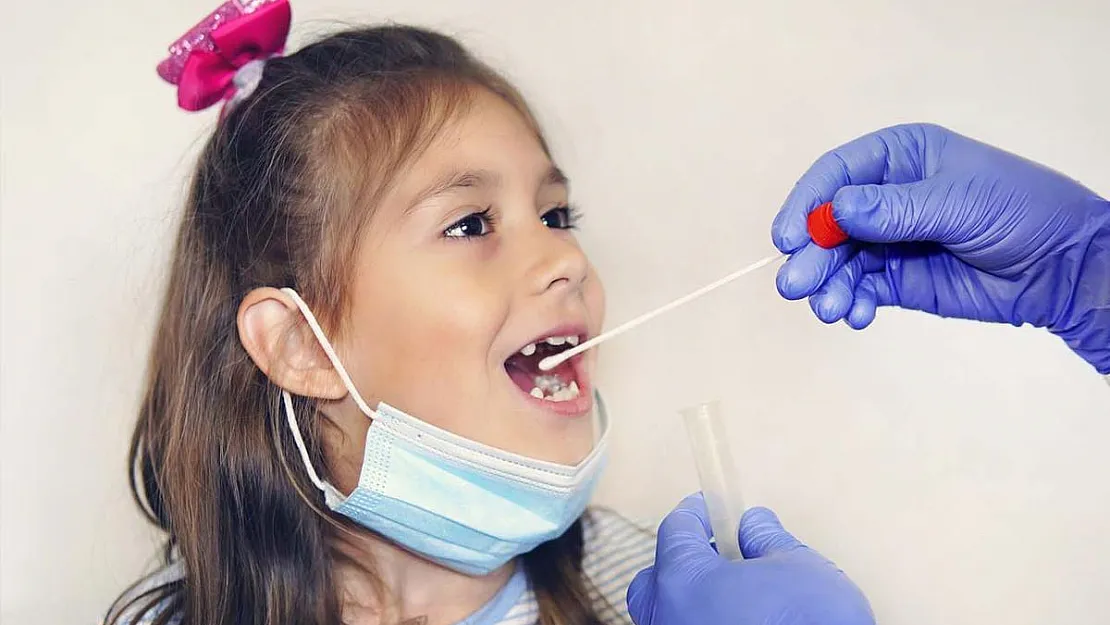 Korona salgınında flaş gelişme! Okullarda PCR testi ve üçüncü doz aşı için flaş karar