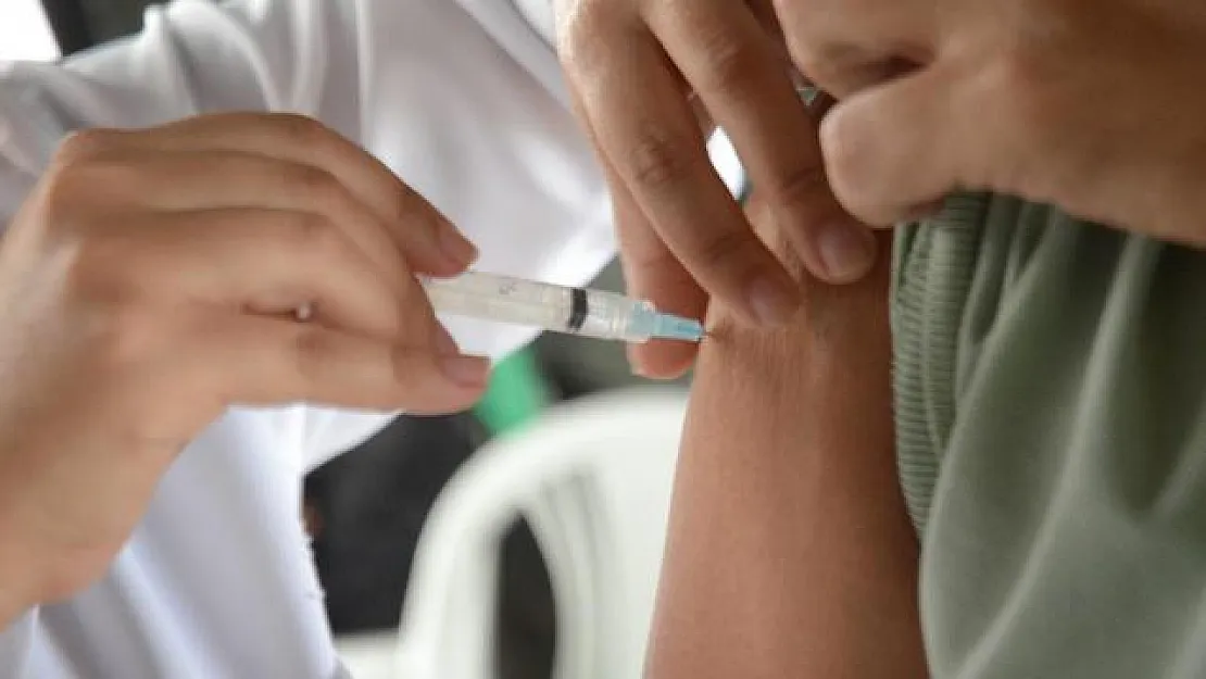 Koronavirüs aşısından sonra yan bu yan etkiler yaşanıyorsa mutlaka test yaptırın!