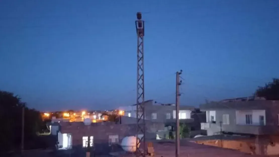 Koronavirüs kabusu yeniden büyümeye devam ediyor! Mahalleye giriş çıkışlar yasaklandı!
