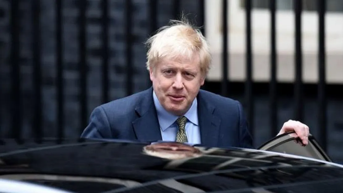 Kovid-19'a yakalanan İngiltere Başbakanı Boris Johnson hastaneye kaldırıldı!