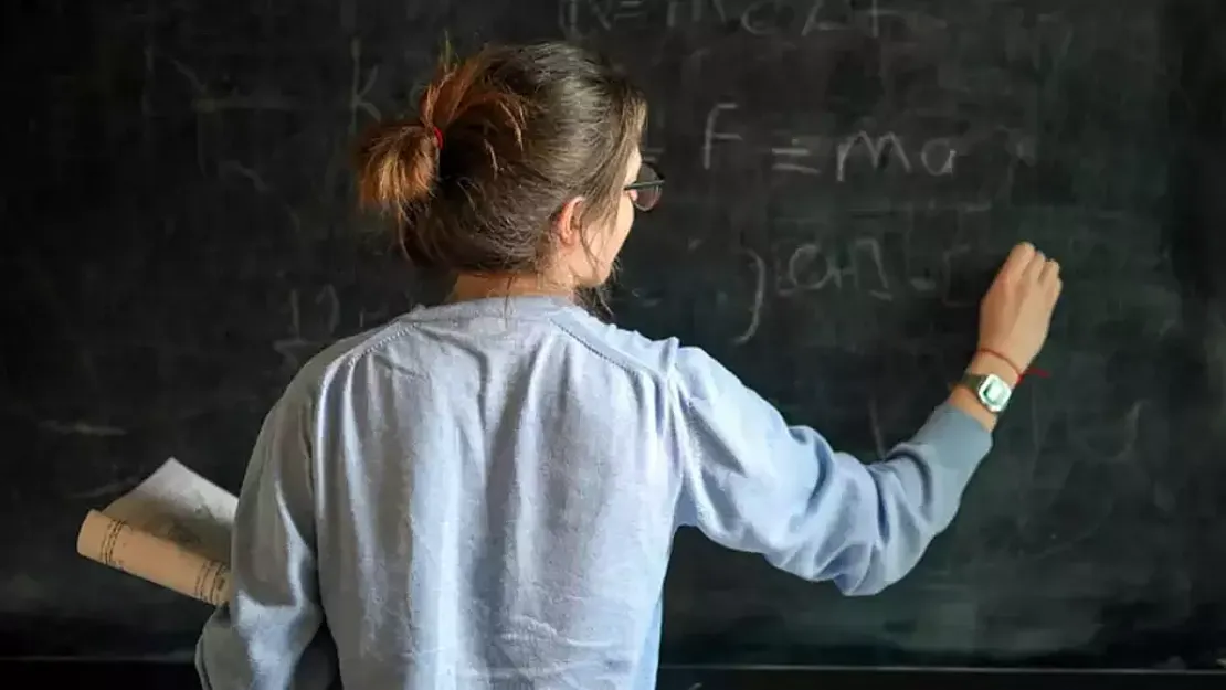 KPSS'siz 10 Bin Öğretmen Alımı Başlıyor! Akademi Giriş Sınavı Yarın Yapılacak