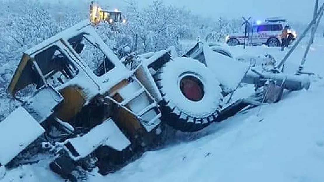 Kütahya Haberi! Tren İş Makinasına Çarptı! 1 Kişi Öldü