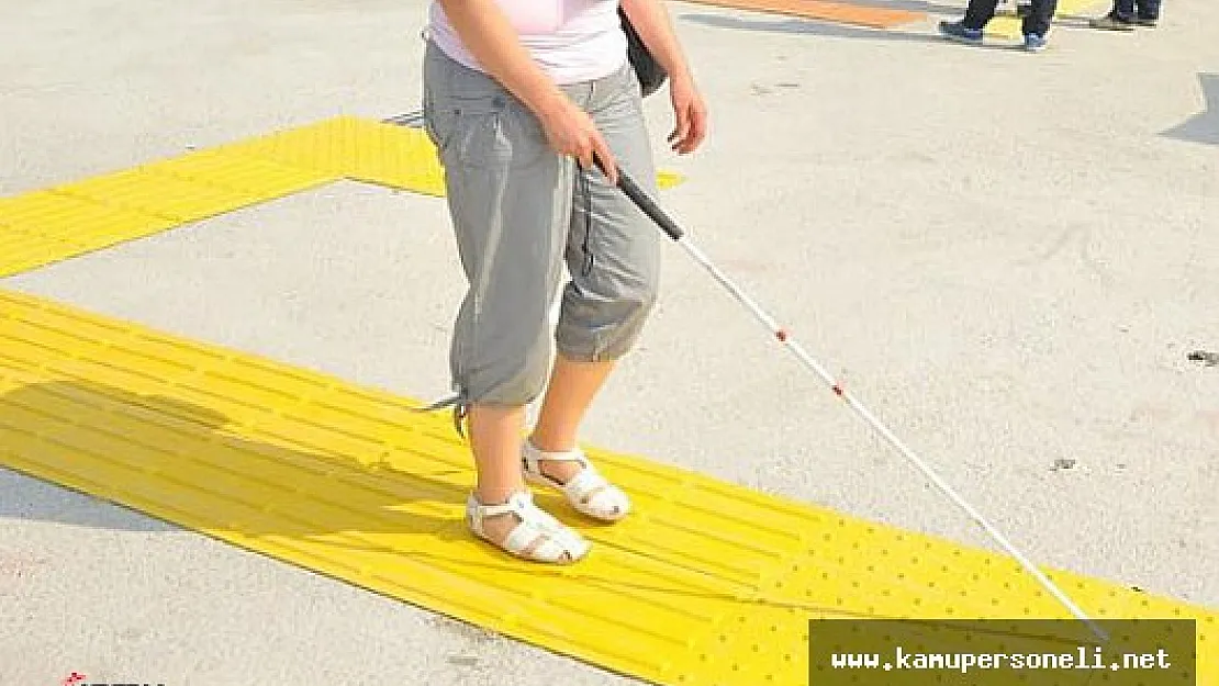 Lise Öğrencileri Görme Engellileri Anlayabilmek için Goalball Oynadı