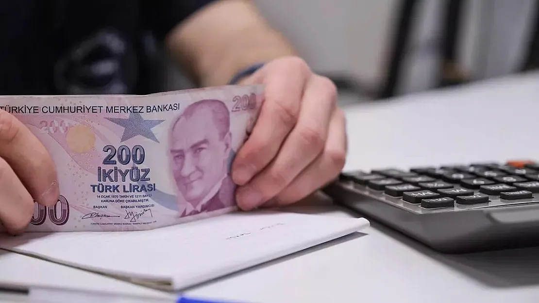 Maaş hesabındaki gizem çözüldü! Emekli olduğu halde çalışanın maaşı gittikçe yükselecek!