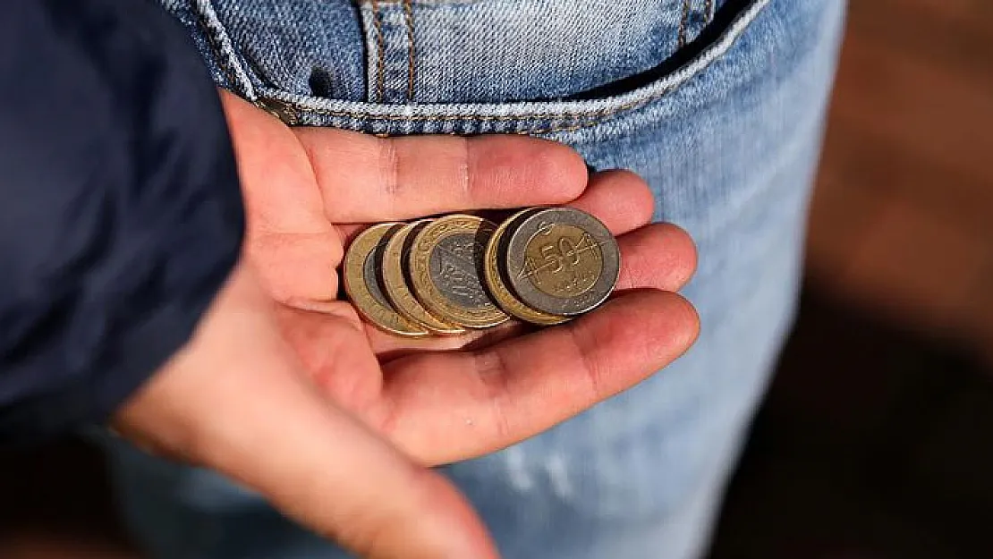 Madeni paralar 14 yıl sonra değişti! 1 TL ve 50 kuruşlar yenilendi