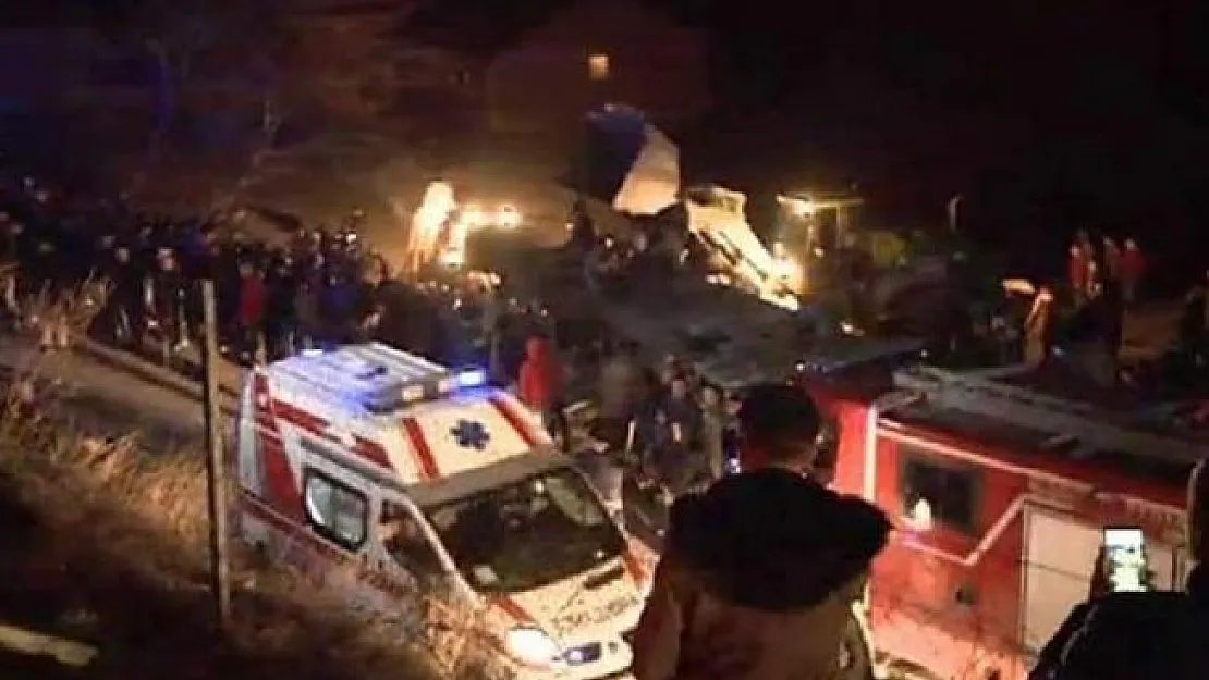 Makedonya'nın Üsküp yakınlarında meydana gelen trafik kazasında13 ölü, 30 yaralı