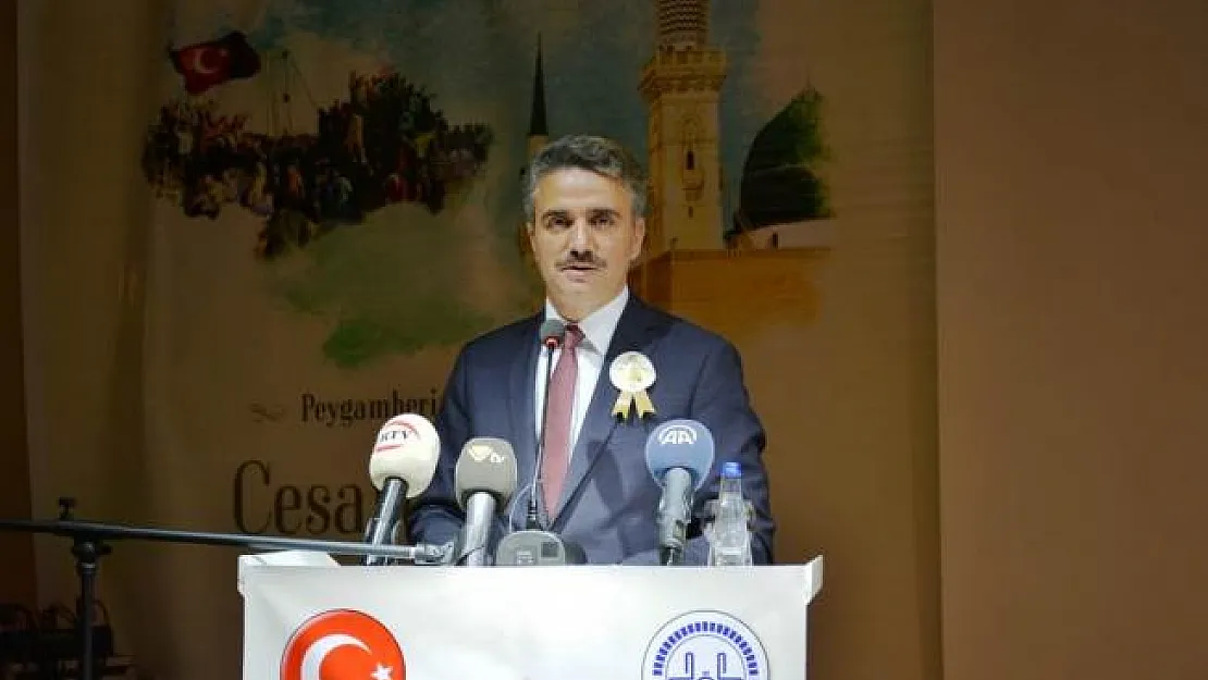 Malatya Valisi Aydın Baruş 'Peygamber ve Gençlik" konulu konferansa katıldı