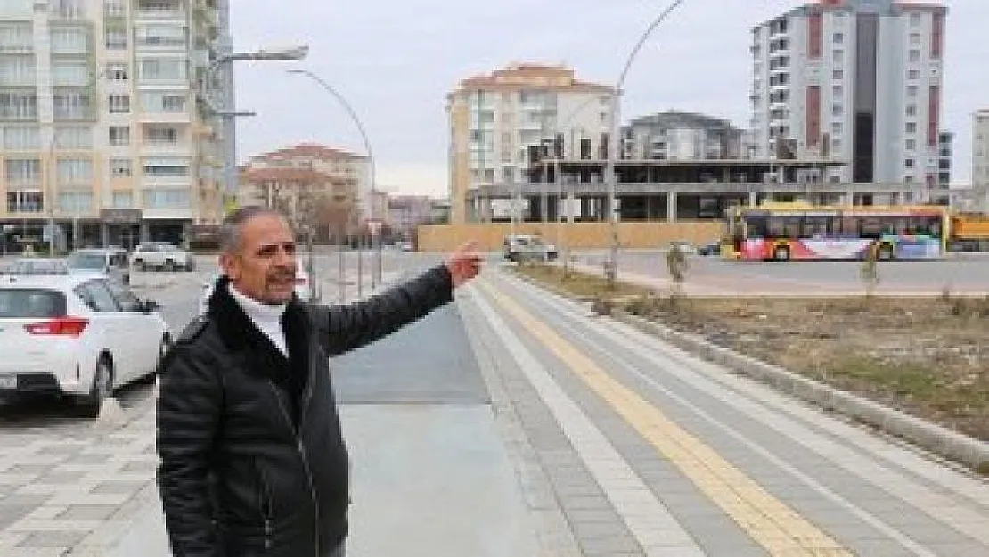 Malatya'da artçı depremlerin devam etmesinden dolayı inşaatlara beton dökümü durduruldu!