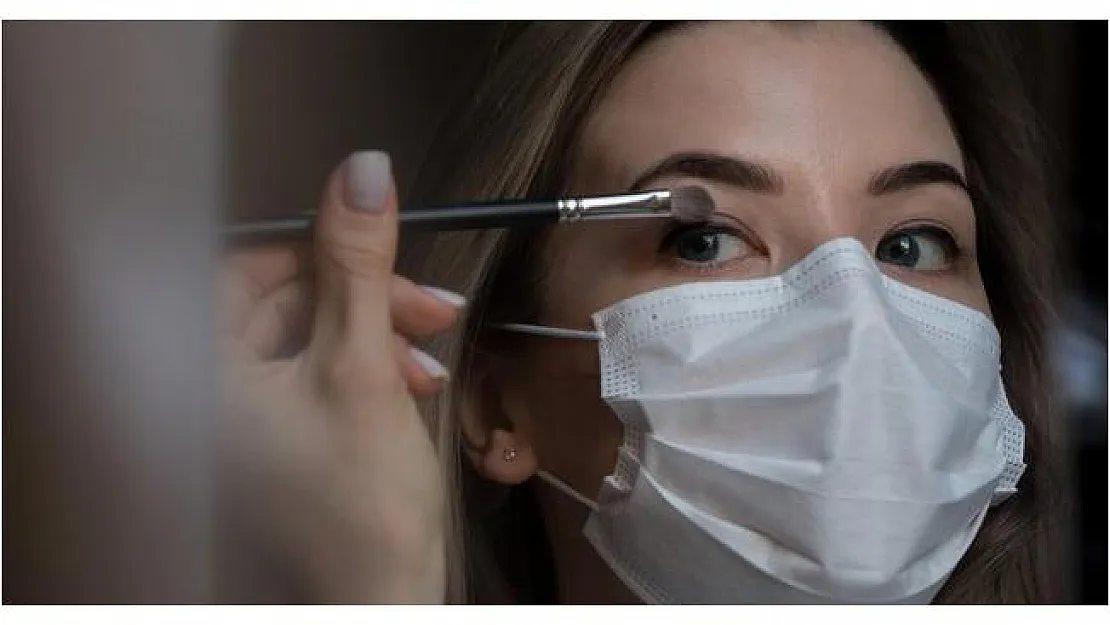 Maske takarken nasıl makyaj yapılır? Makyajlı olarak maske takmanın zararları nelerdir?
