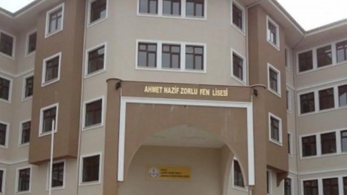 Maskesiz toplantı yapan okul müdürü yüzünden 32 öğretmen karantinaya alındı!