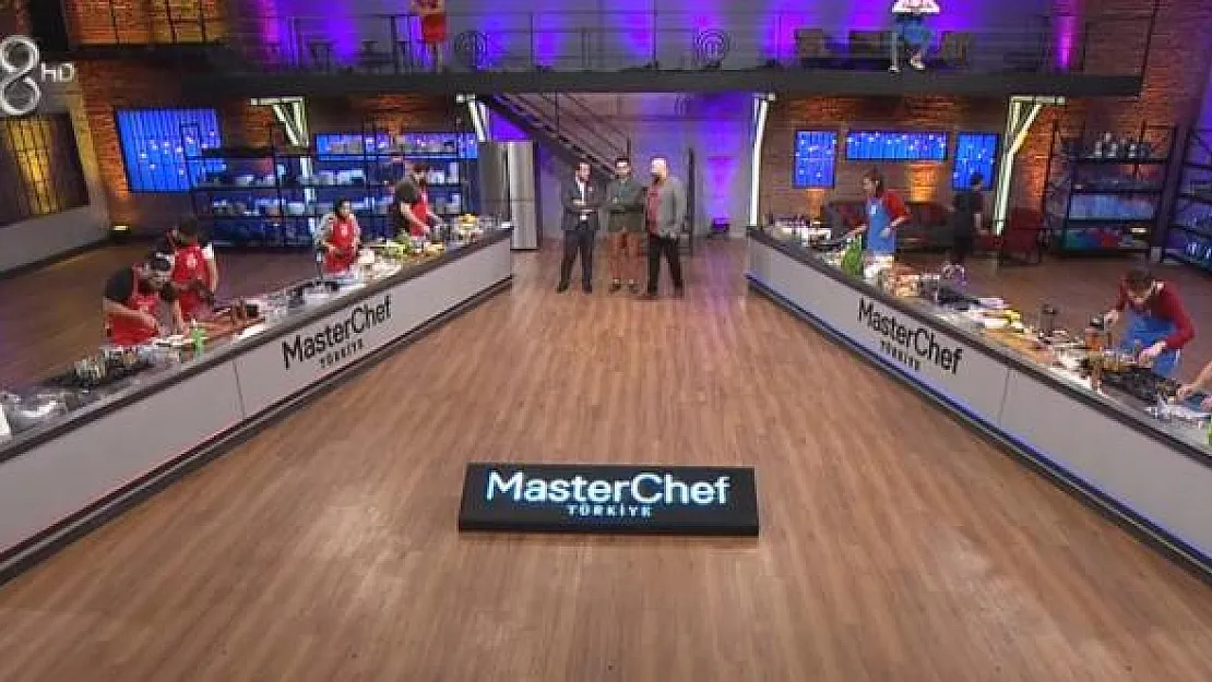 Masterchef hangi takım kazandı? Mavi takımda yarışan Cemre elendi mi, Diskalifiye mi oldu?