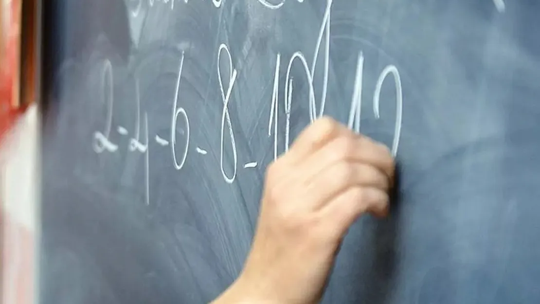 MEB son dakika duyurdu! Öğretmenler ek ders yapmış kabul edilecek! Maaşlar hesaba eksiksiz yatacak!