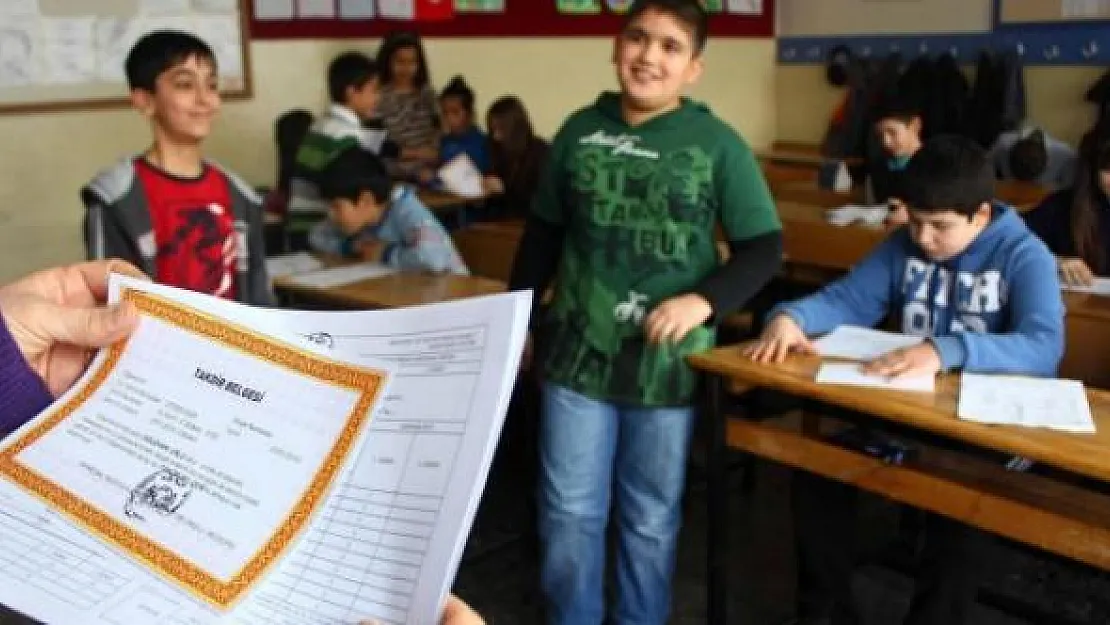 MEB'den Önemli Hazırlık ! Öğrenci Karneleri Değişiyor