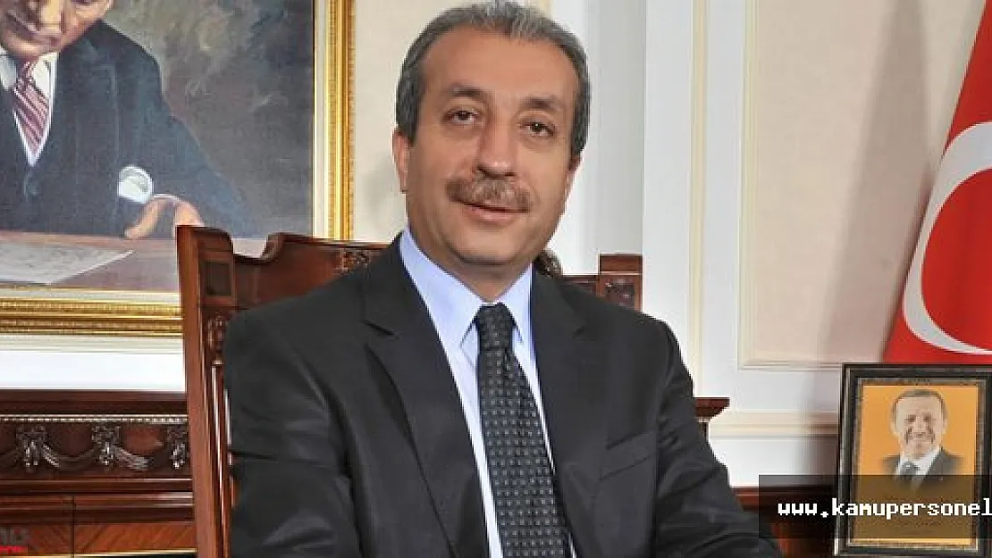 Mehmet Mehdi Eker Görevi Fatma Betül Sayan Kaya'dan Devraldı