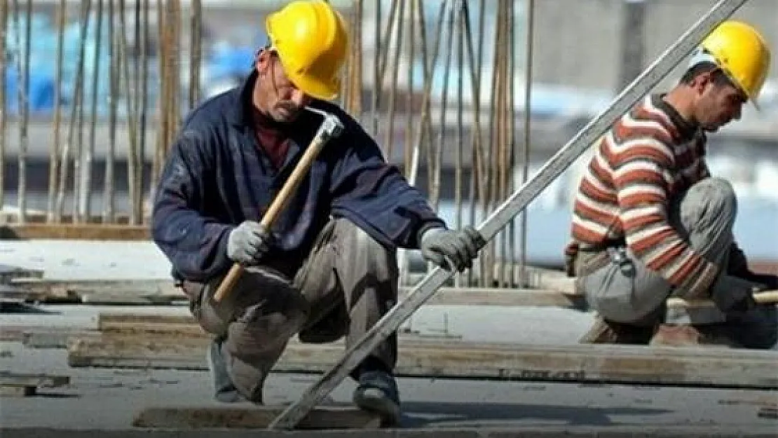 Memur kadrolarına geçiş yapmak isteyen üniversite mezunu işçiler imza kampanyası başlattılar