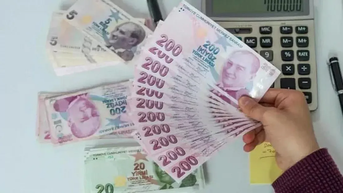 Memur ve emekli ek zam müjdesi sonunda geldi! 14 günlük maaş farkı ilk maaşa yansıyacak mı?
