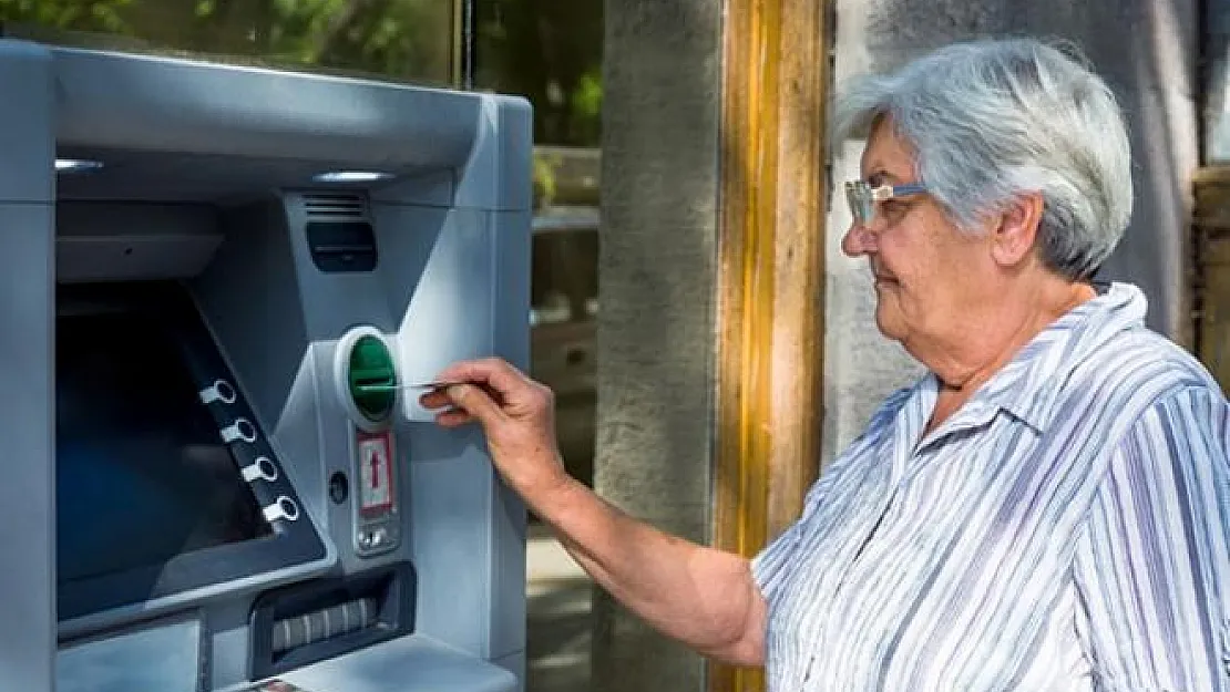 Memurlara ikramiye ve emeklilere her ay 581 lira net kira yardımı!
