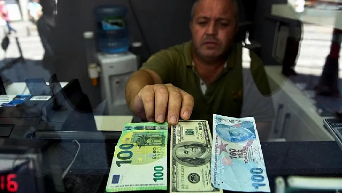 Merkez Bankası'ndan sürpriz faiz kararı geldi, döviz kurları sert dalgalandı!