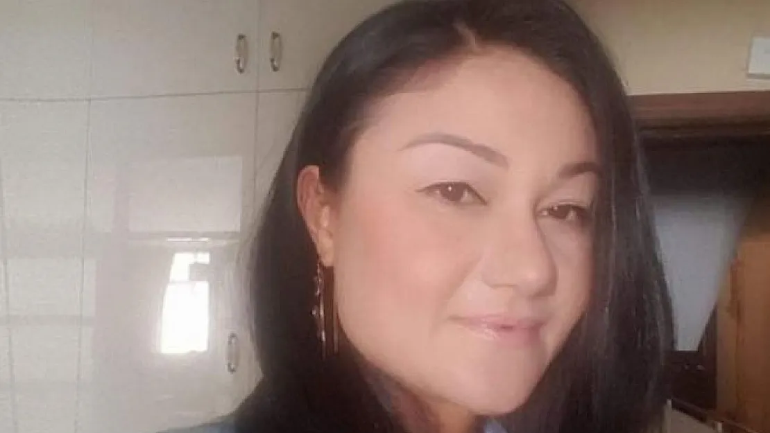 Mersin'de avukat Ayşe Tunç balkondan düşerek hayatının kaybetti