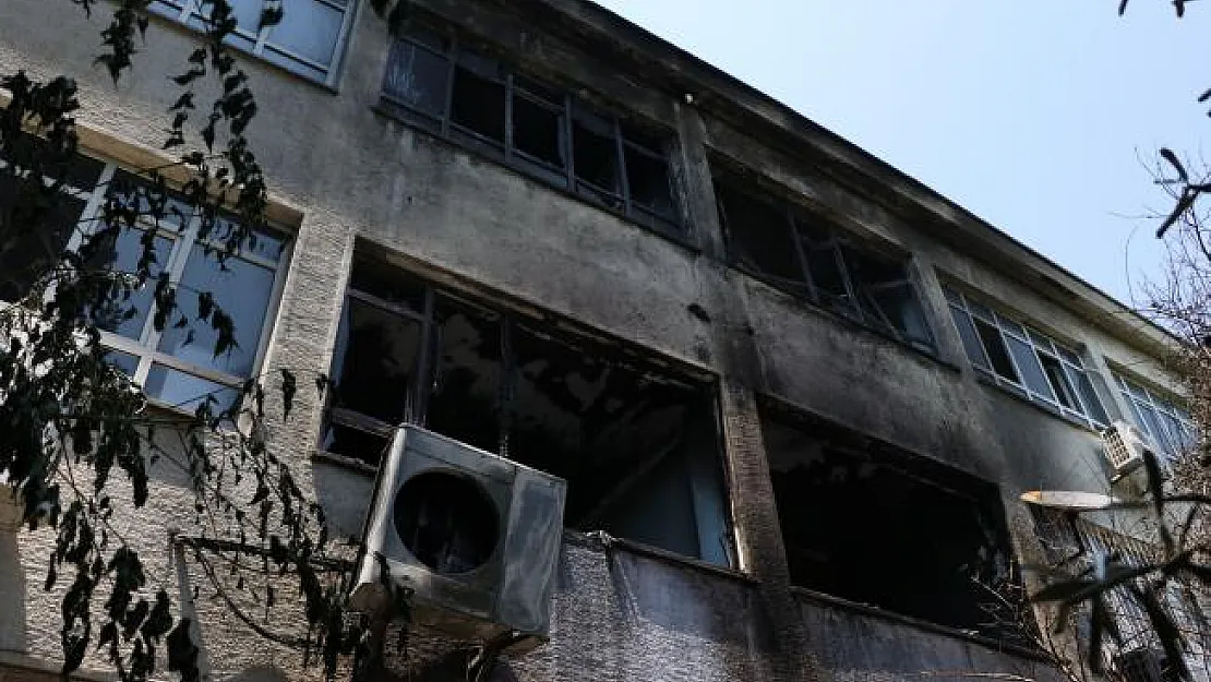 Mersin'de bir okulda meydana gelen patlamada 2 öğretmen yaralandı!