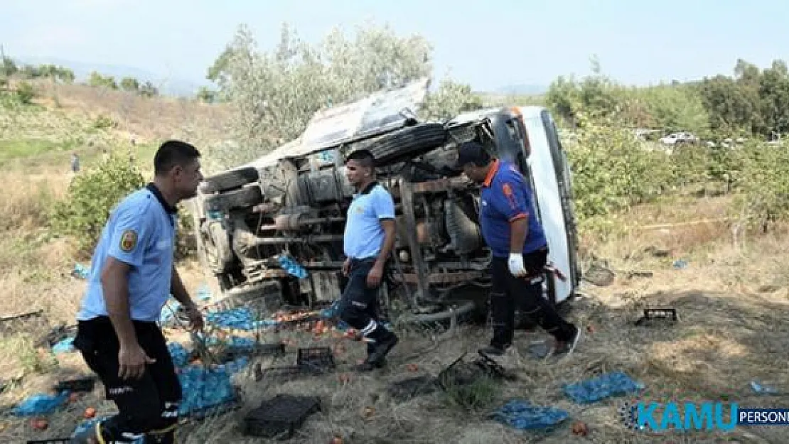 Mersin'de ölümlü trafik kazası! Tarım İşçileri taşıyan kamyon devrildi: 2 ölü 10 yaralı