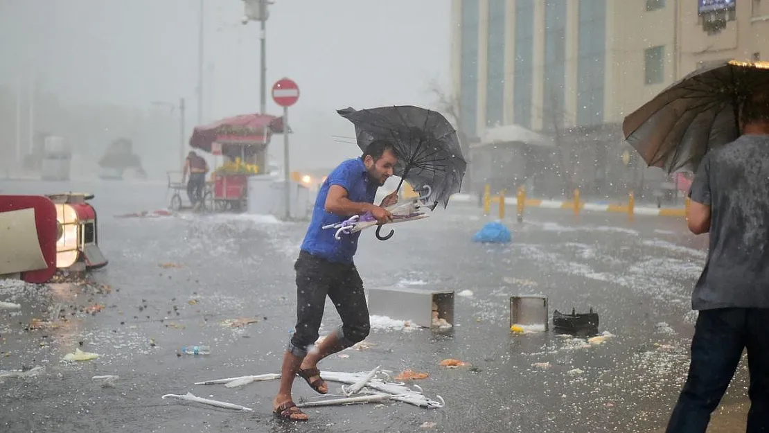 Meteoroloji 31 şehir için saat vererek sarı alarm verdi! Çok kuvvetli geliyor: Sabaha kadar devam edecek