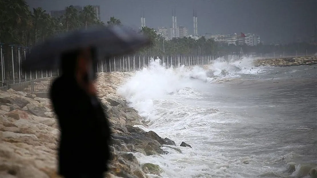Meteoroloji kuvvetli rüzgar ve fırtınaya karşı uyardı