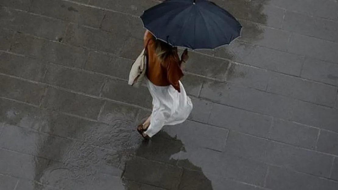 Meteoroloji müjdeyi verdi! Sağanak yağışların sona ereceği saati açıkladı! 17 Haziran güncel hava durumu..