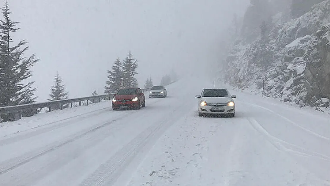 Meteoroloji uyardı! Yarın akşama kadar o illerde yoğun kar yağışı olacak!