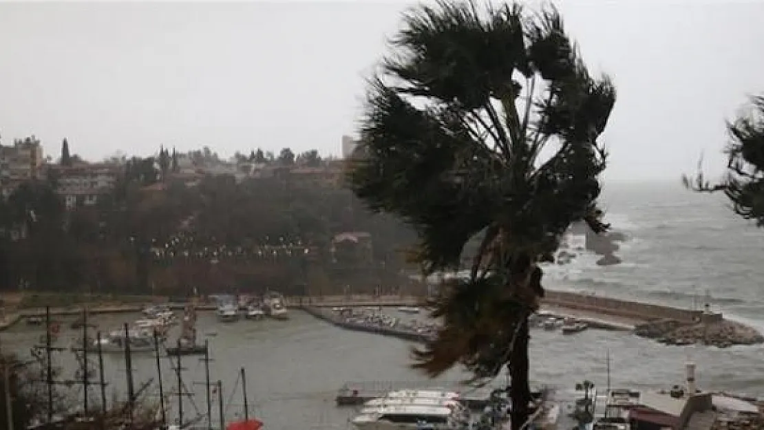 Meteoroloji'den Çok Önemli Hortum Uyarısı Geldi ! O İllerde Yaşayanlar Dikkat