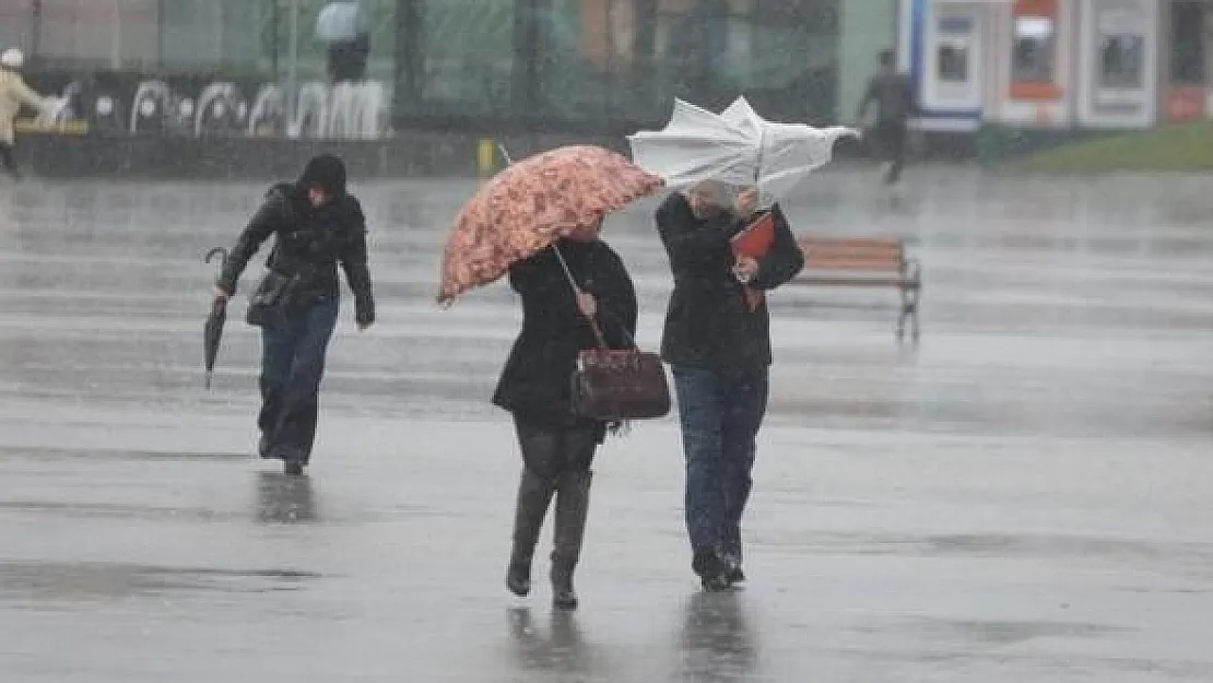 Meteoroloji'den o illerde yaşayanlara sağanak yağış uyarısı!