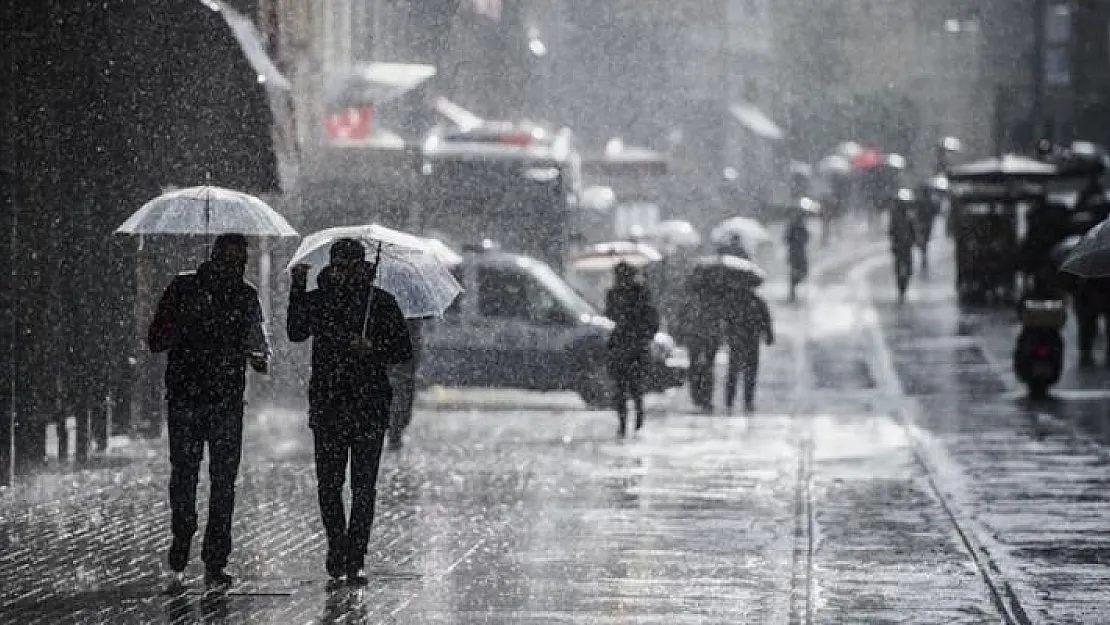 Meteoroloji'den Son Dakika Kuvvetli Yağış Uyarısı! Bu İllerde Yaşayanlar Dikkat