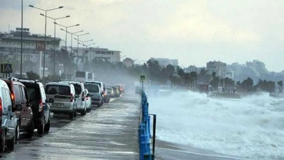 Meteoroloji'den son dakika sağanak yağış ve fırtına uyarısı yapıldı! İstanbul'da fırtına ve yağış uyarısı