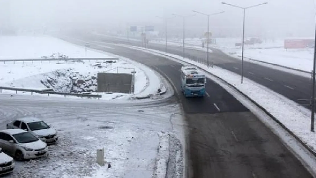Meteoroloji'den Yoğun Kar Yağışı Uyarısı Geldi
