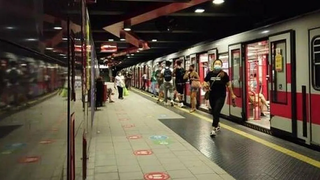 Metro fantezisi skandal yarattı! Çift ihbar edilince gerçek ortaya çıktı!