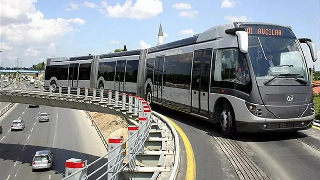 Metrobüste kredi kartına 3 katı fiyat! Sosyal medya çalkalanıyor