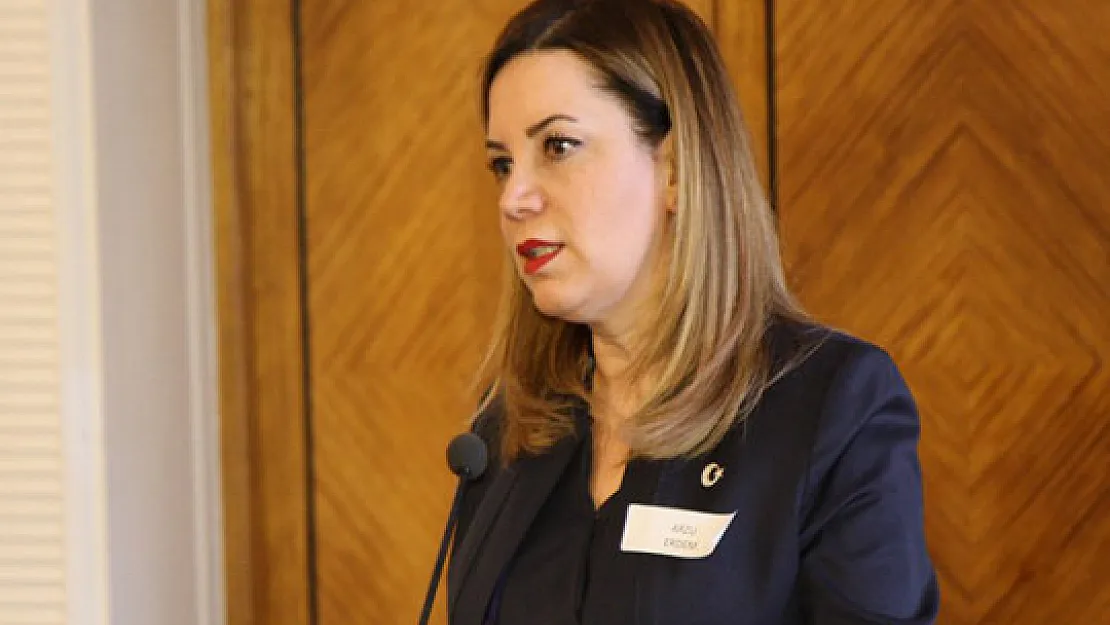 MHP Milletvekili Arzu Erdem EYT'lilerin Meclis'teki Sesi Oldu