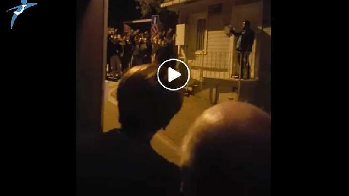 MHP'liler Meral Akşener'i Evinin Önünde Protesto Etti! Şok Görüntüler