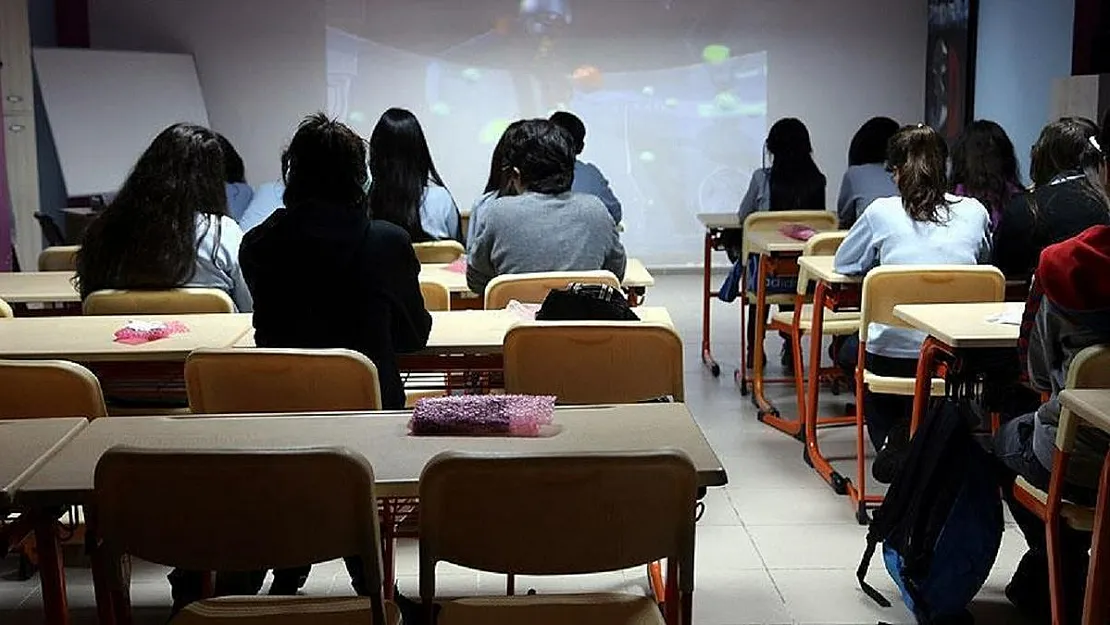 Milli Eğitim Bakanlığı açıkladı: Ana sınıfı, ilkokul ve liselerde değişti! Resmi Gazete'de acil duyuruldu