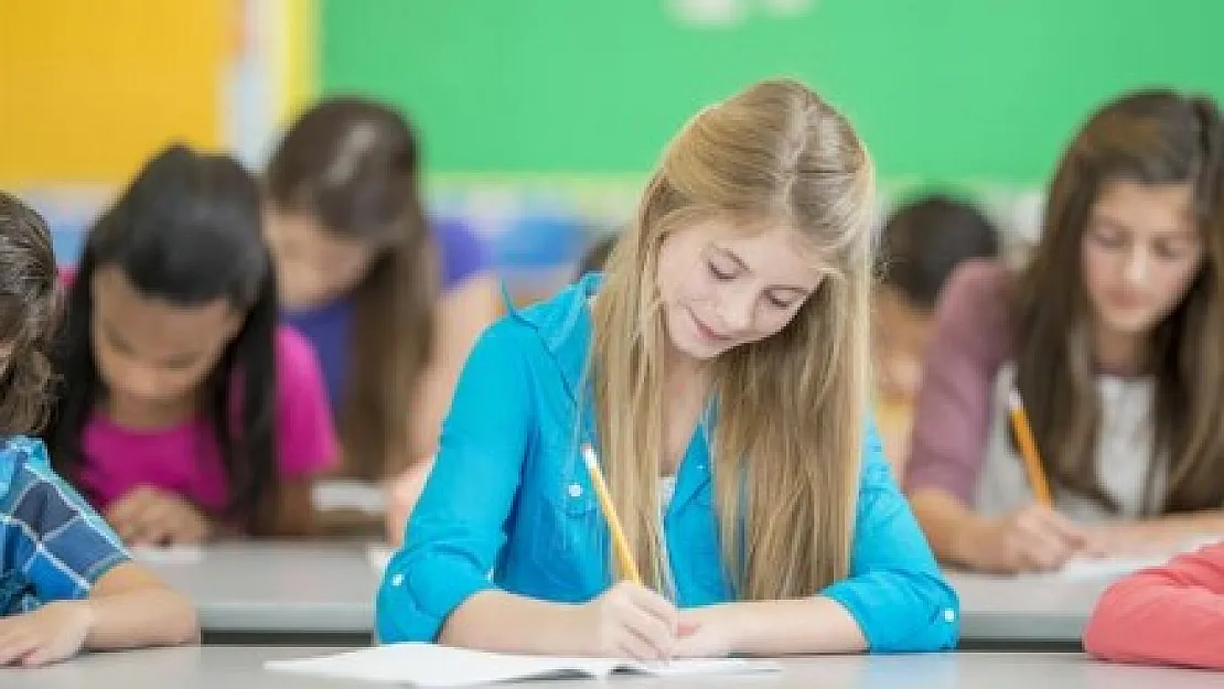 Milli Eğitim Bakanlığı (MEB) son dakika açıkladı: Yeni karar duyuruldu! Süre 2 haftaya çıkarıldı