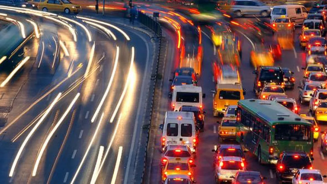 Milyonlarca araç sahibine flaş uyarı: O yollar trafiğe kapatılacak