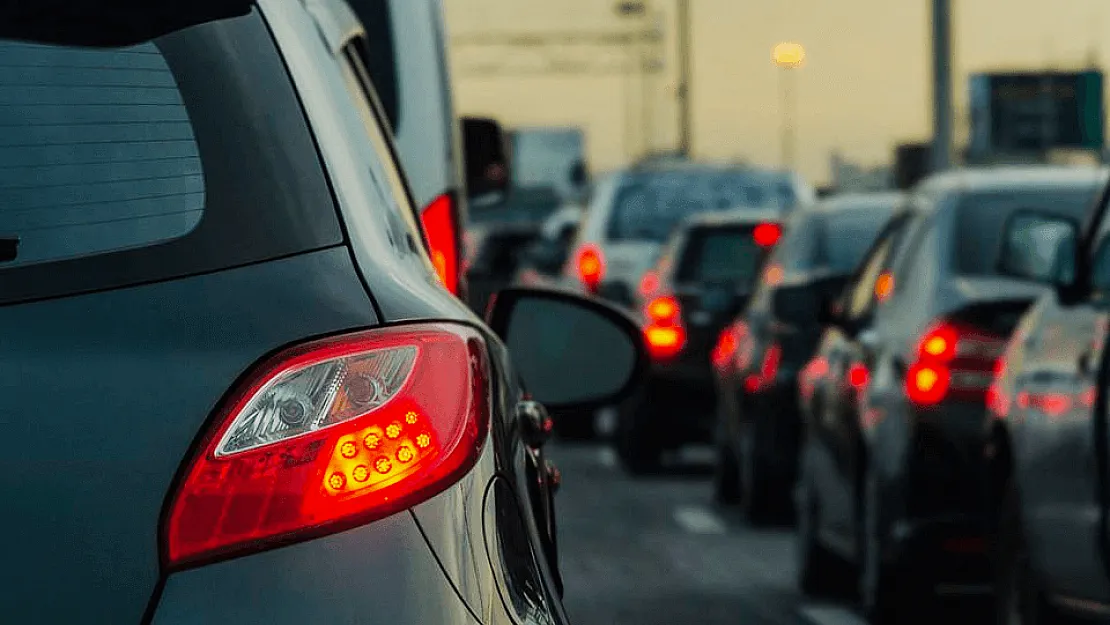 Milyonlarca araç sahibini ilgilendiriyor! Trafikte yanınızda bu belge yoksa 185 lira ceza alıp, 2 yıl trafikten men edileceksiniz