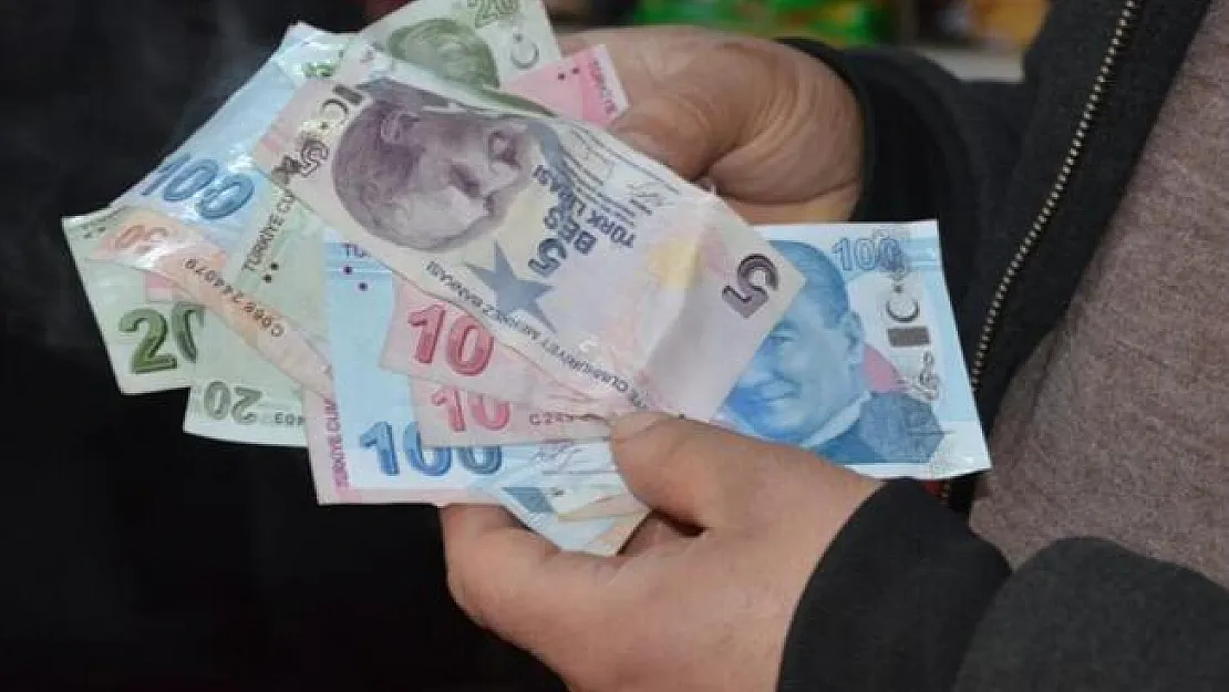 Milyonları ilgilendiriyor! Uzman isim uyardı! Para sayarken sakın bunu yapmayın!