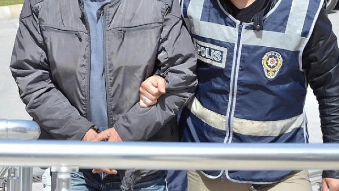 MİT mensuplarının kişisel bilgilerini deşifre ettikleri öne sürülen 3 kişi tutuklandı!