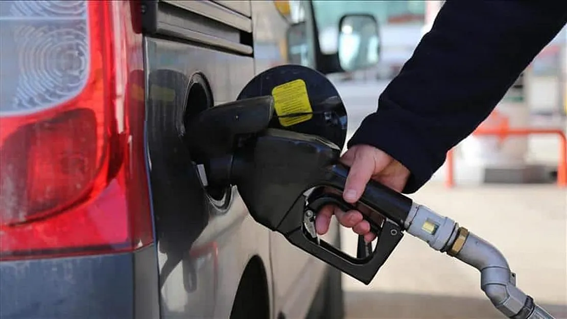 Motorine indirim, LPG'ye zam! 26 Ağustos 2024 akaryakıt fiyatları