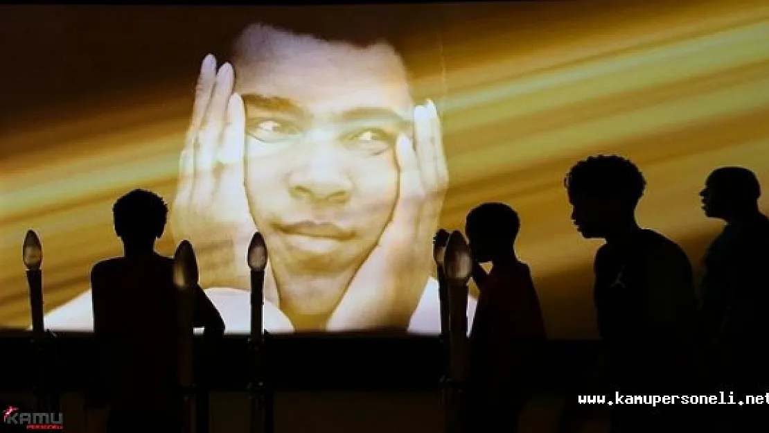 Muhammed Ali Son Yolculuğuna Uğurlanıyor