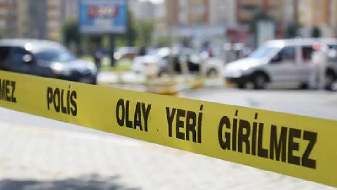 Muş'ta görev yapan bir polis memuru herkesin gözü önünde intihar etti!