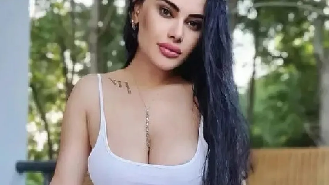 Naz Mila'dan olay poz: Göğüslerini sergiledi! Takipçileri beğen butonuna yüklendi