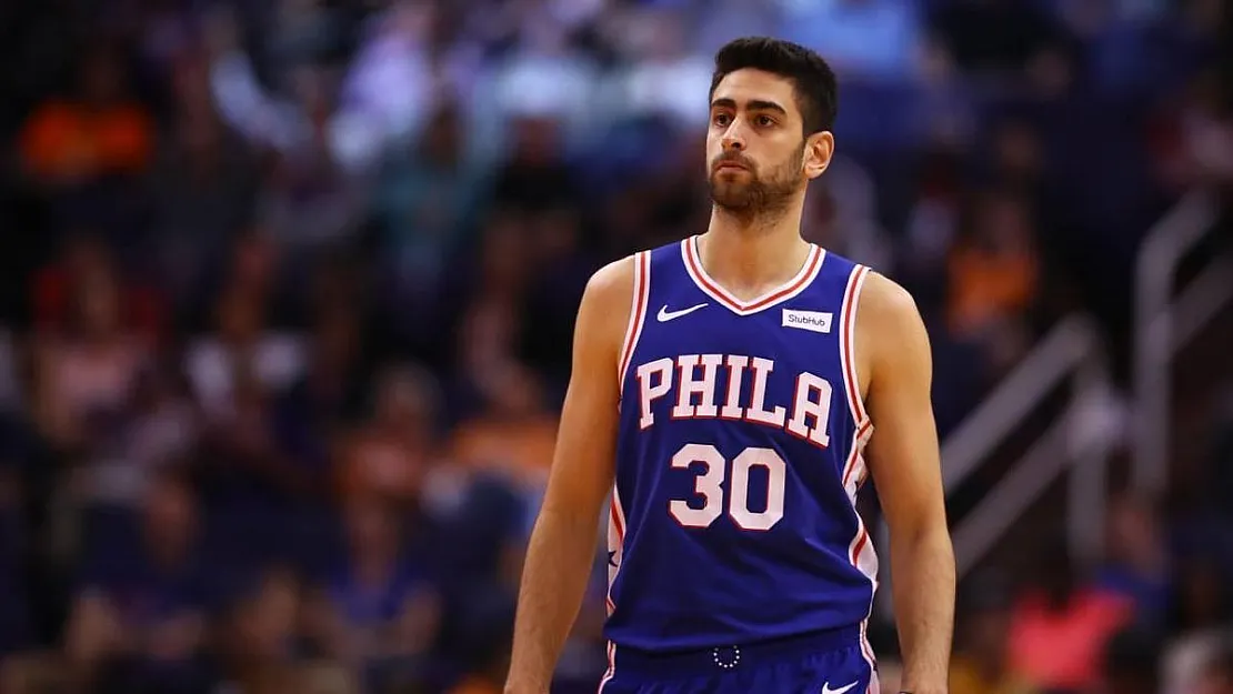 NBA'in yıldız ismi milli basketbolcu Furkan Korkmaz yardım zincirine ortak oldu! Joel Embiid ve James Harden'in forması açık artırmaya çıkarıldı!
